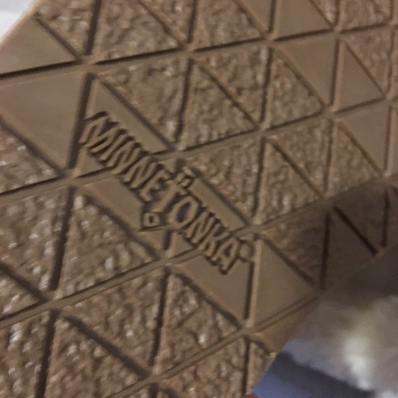 🐻Minnetonka Furry Slipper Slides🐻 - Picture 6 of 8